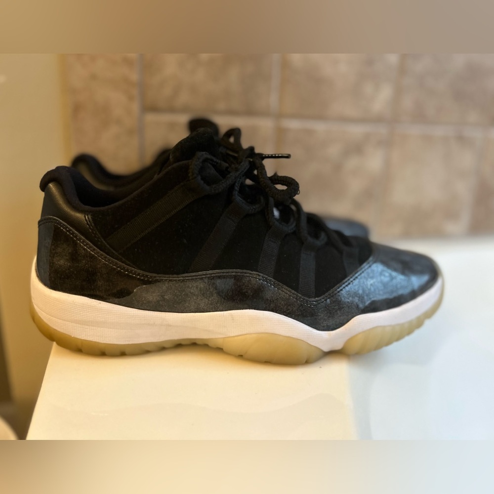 JORDAN BARONS SIZE 12 MEN ( Like New)